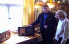 Compurama-Bilder Jan09 frau schlegel und herr bayer am funkbau-radio